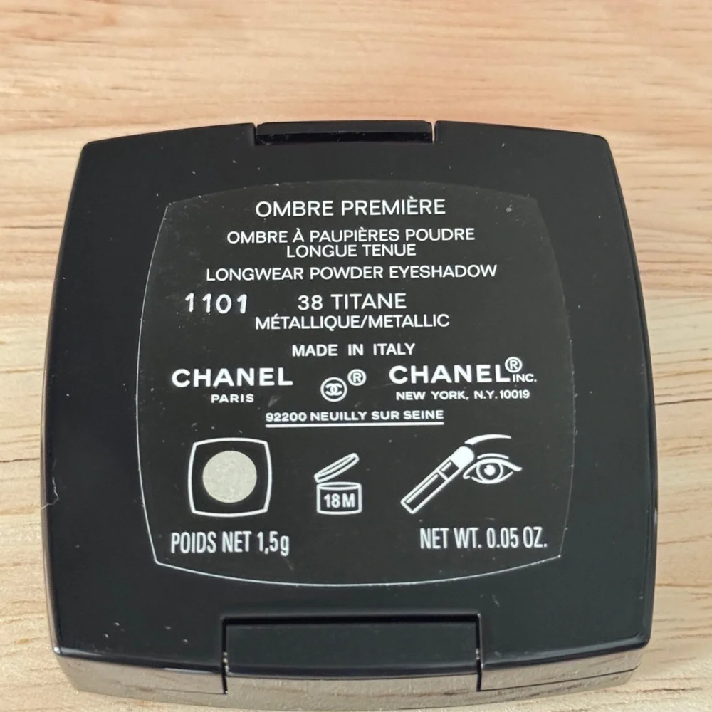 CHANEL luminous metallic
